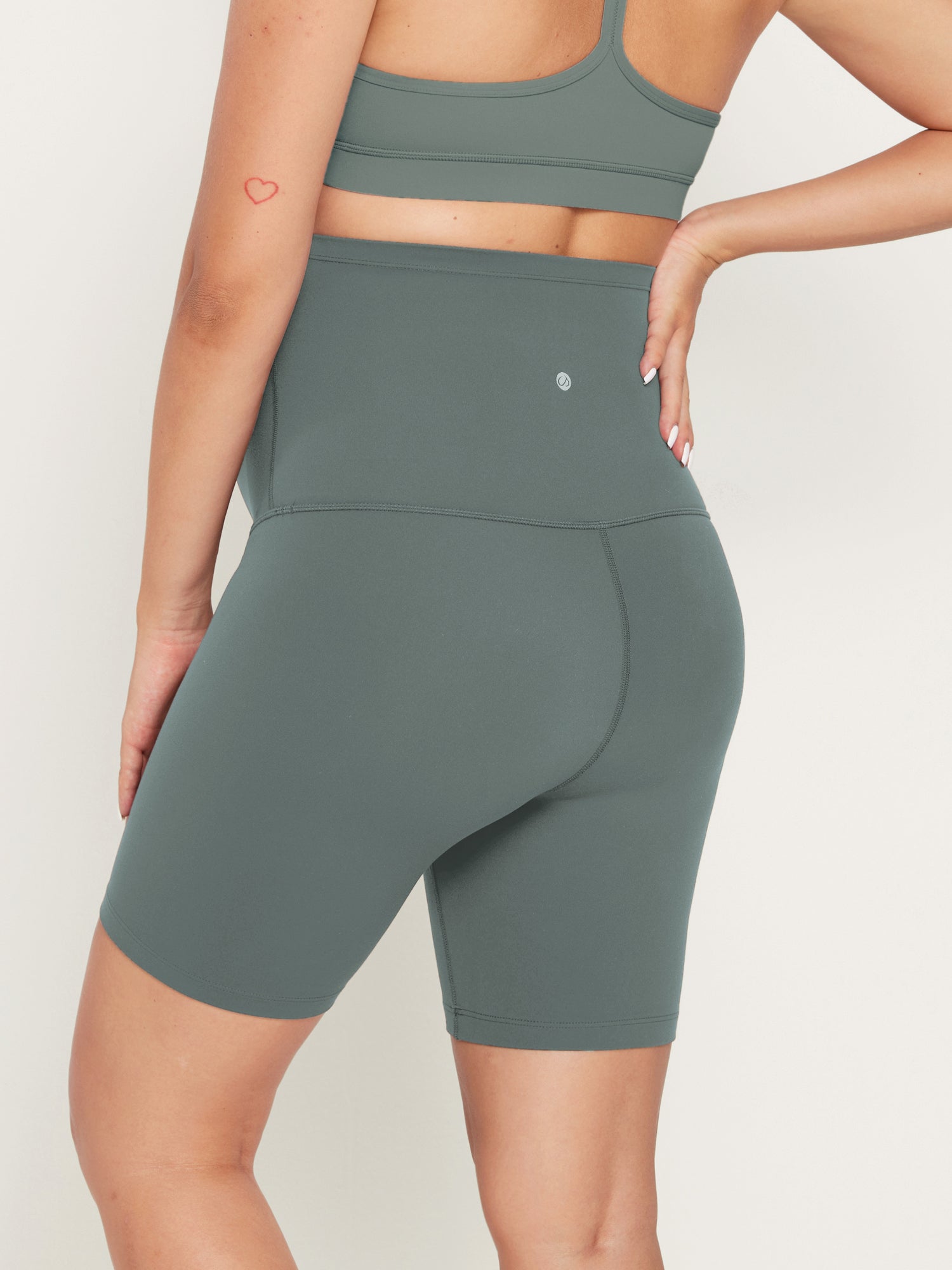 Natrelax® Maternity Leggings 6" - Super High Waist Grey Sage