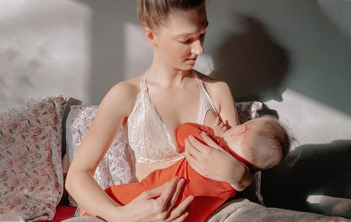 Different Ways To Hold Your Baby When Breastfeeding