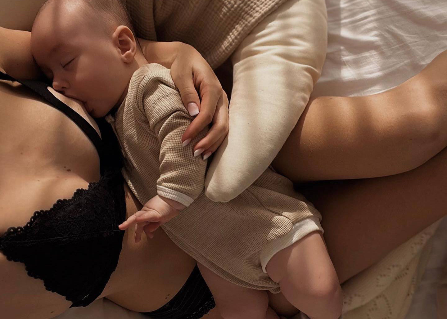 How to Prevent Breast Milk from Leaking at Night