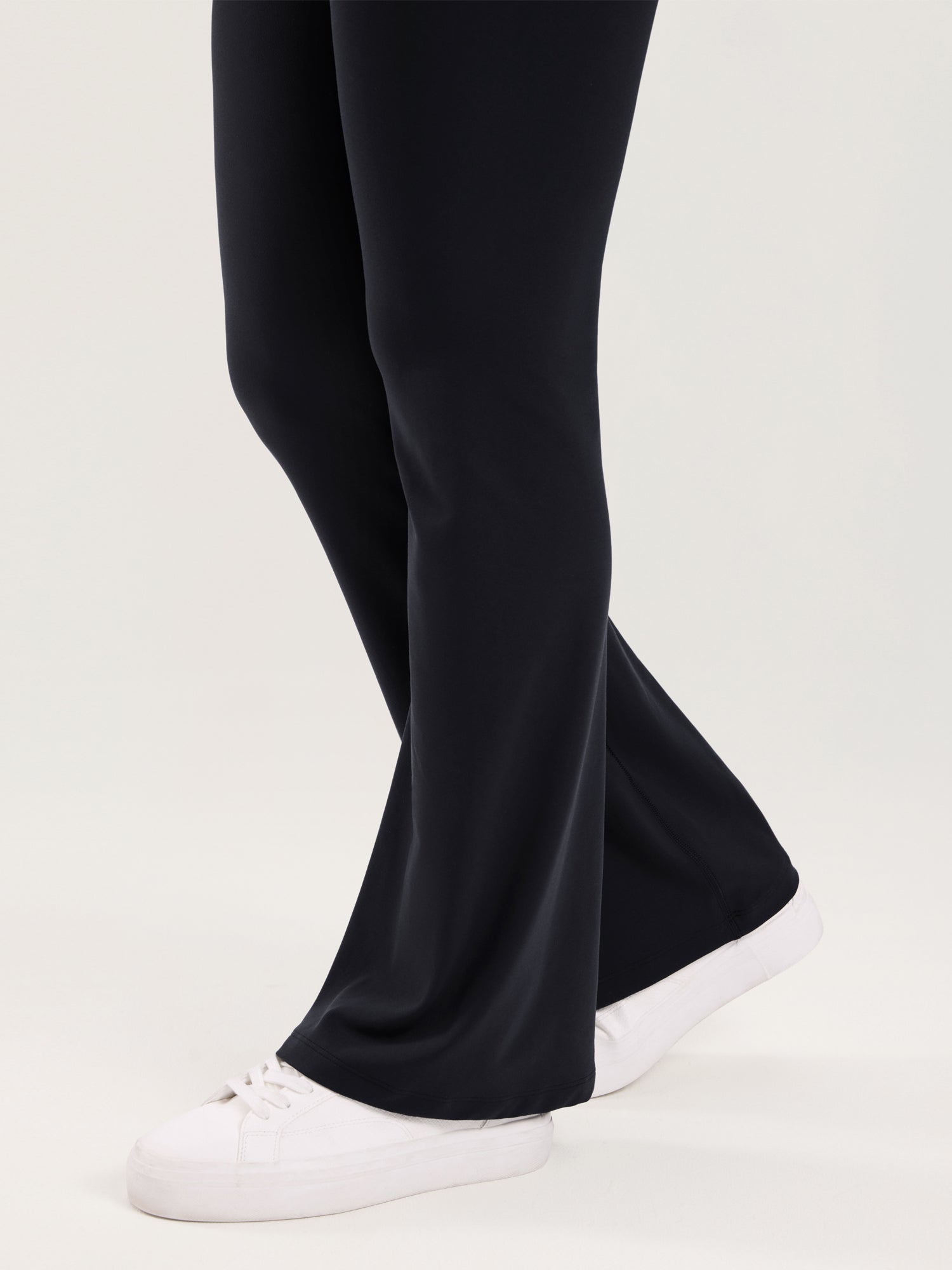 Natrelax® No Front Seam Maternity Flare Leggings 31.5" Black