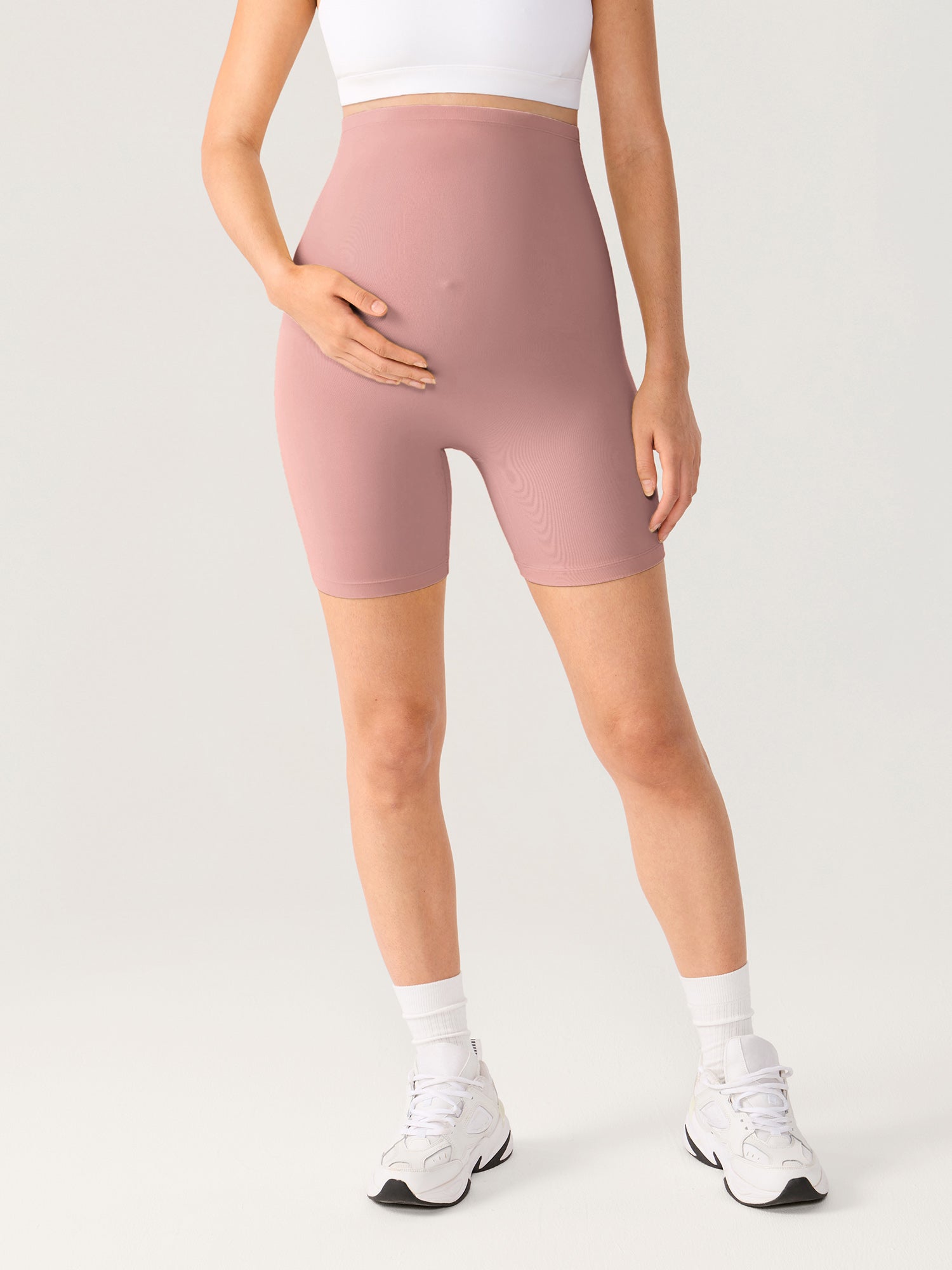 Natrelax® Seamless-Front Maternity Shorts 6"