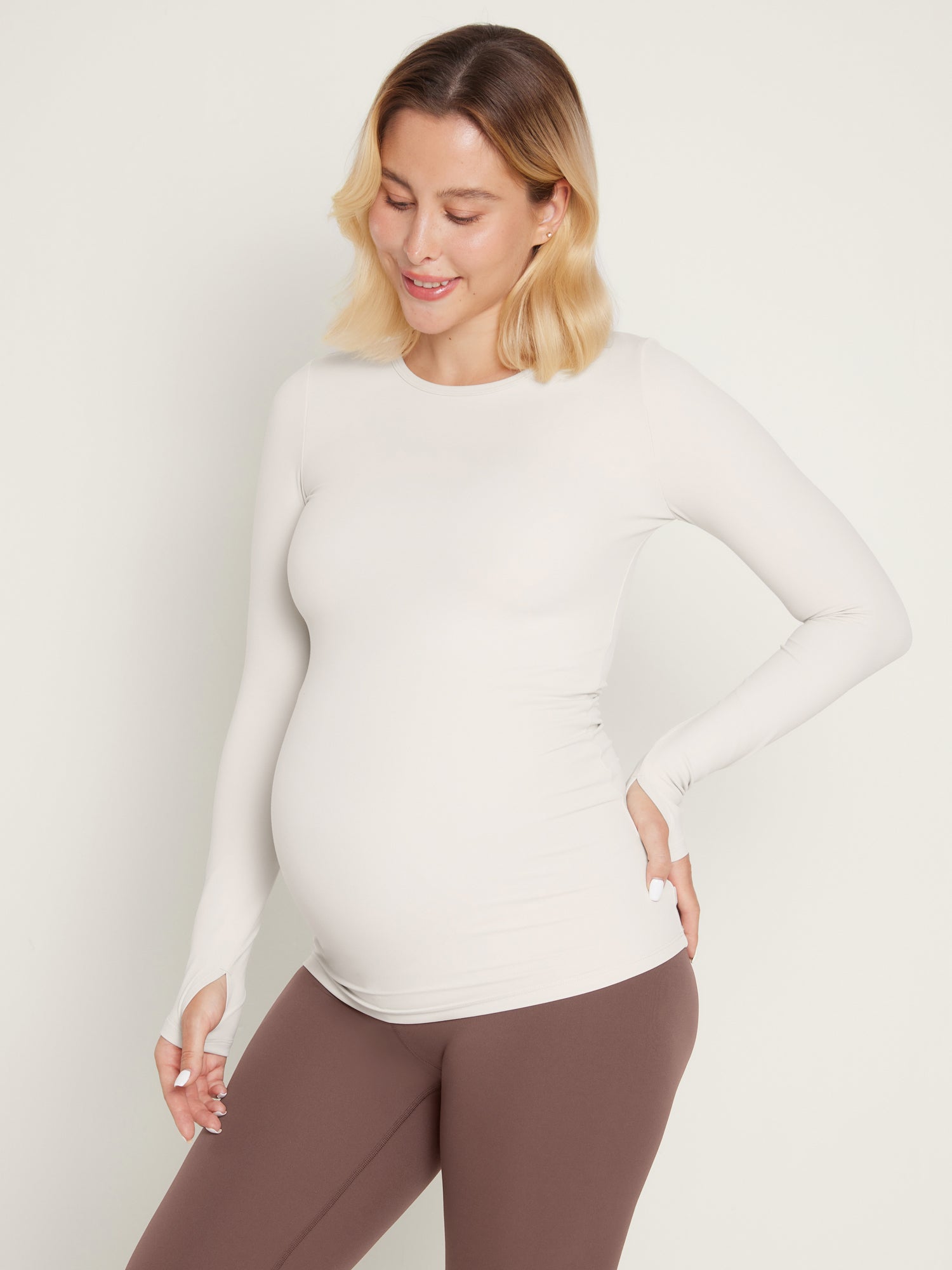 Natrelax® Long Sleeve Maternity Crewneck T-Shirts Milky White